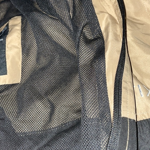 Beige and black windbreaker from Matix. - Picture 5 of 5